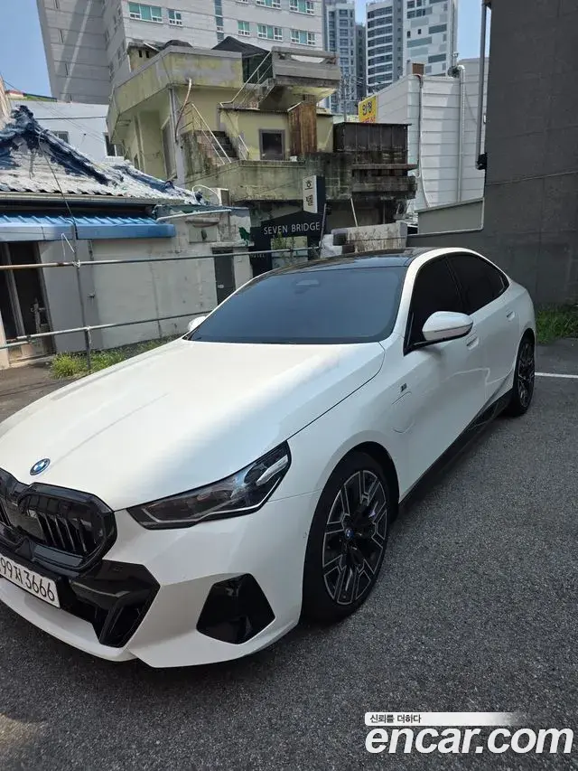 BMW 5-Series 530e M Sport 2025