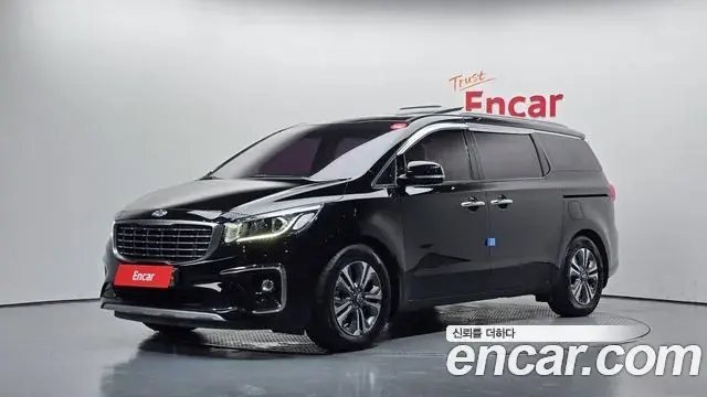 Kia Carnival 9-Seater Luxury 2019