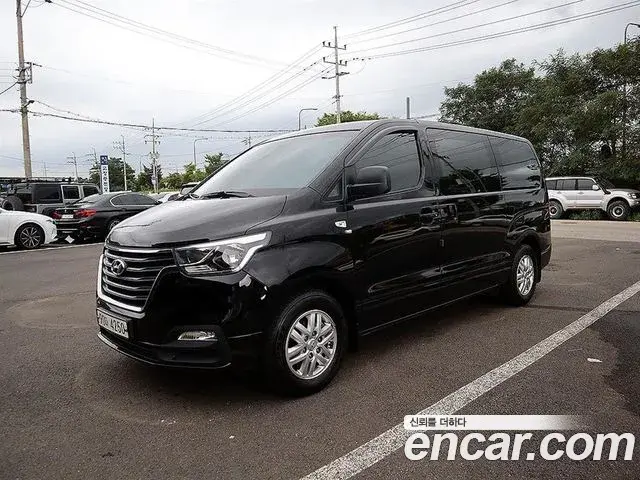 Hyundai Starex Van 3-Seater Smart 2019