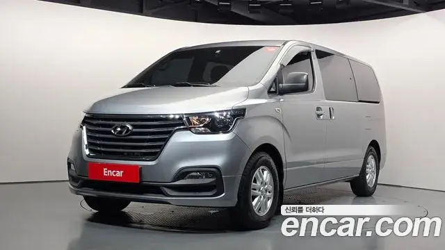Hyundai Starex Van 5-Seater Smart 2020