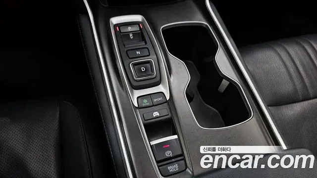 Honda Accord 2.0 Hybrid Touring 2021 — фото 9