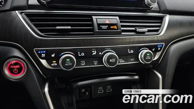 Honda Accord 2.0 Hybrid Touring 2021 — фото 18