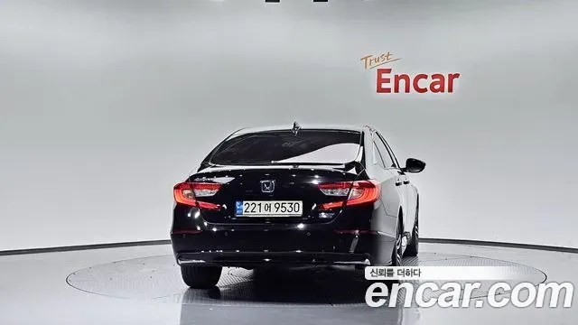 Honda Accord 2.0 Hybrid Touring 2021 — фото 4
