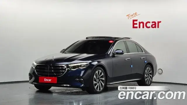 Mercedes-Benz E-Class E300 4MATIC Exclusive 2024