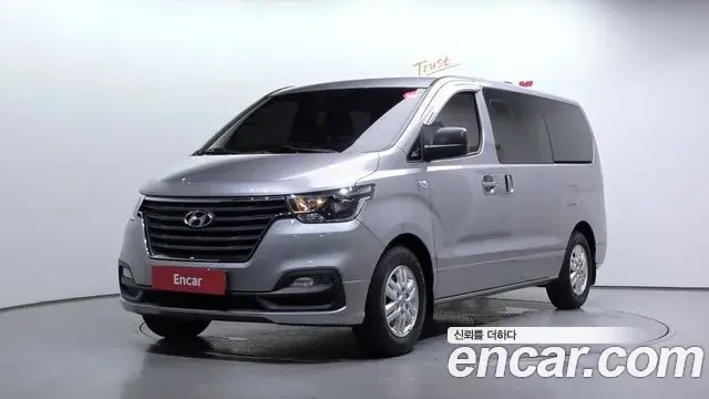 Hyundai Starex Van 5-Seater Modern 2021