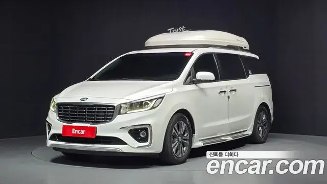 Kia Carnival 9-Seater Luxury 2019