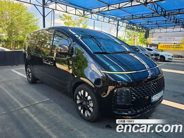 Hyundai Staria 4WD Lounge 7-Seater Inspiration 2025
