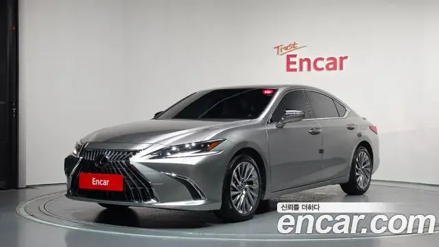 Lexus ES Executive 2023