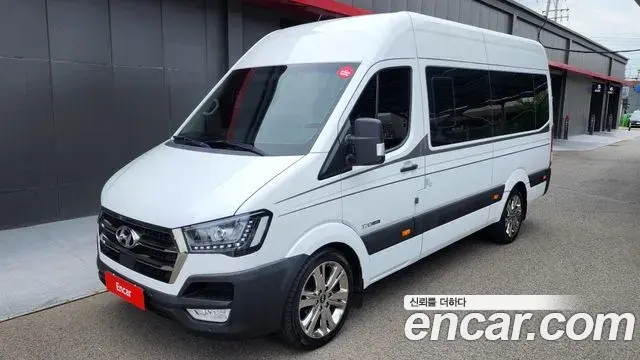 Hyundai Solati 15-seater Luxury 2023
