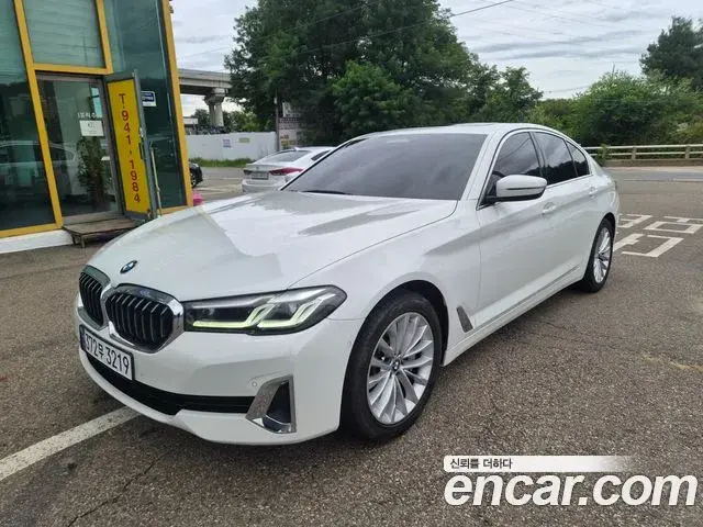 BMW 5-Series 530i Luxury 2020
