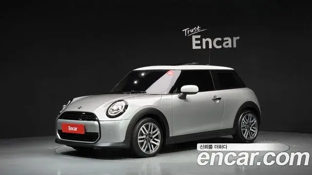 Mini Cooper Classic 2024