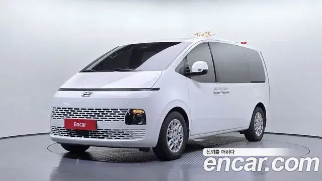 Hyundai Staria 4WD Tourer 11-Seater Modern 2023