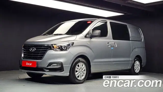 Hyundai Starex Van 5-Seater Smart 2019