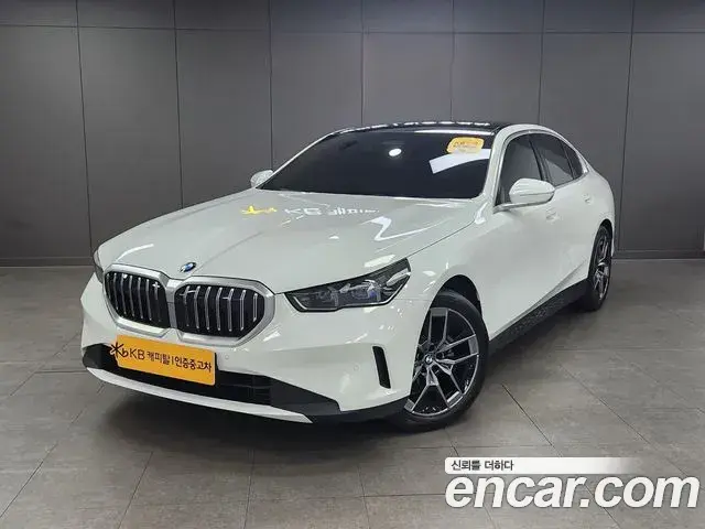 BMW 5-Series 520i 2025
