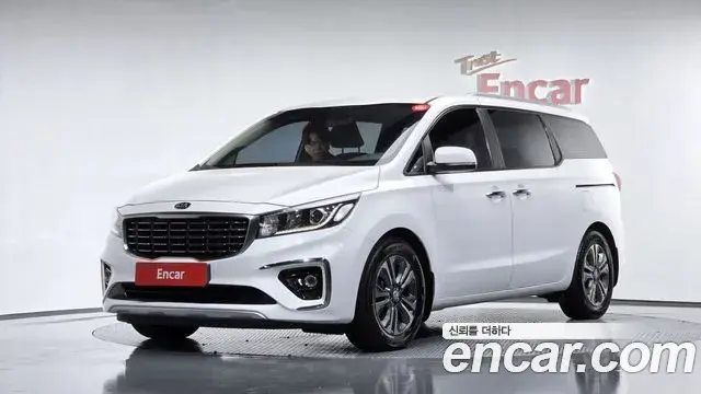 Kia Carnival 9-Seater Luxury 2019