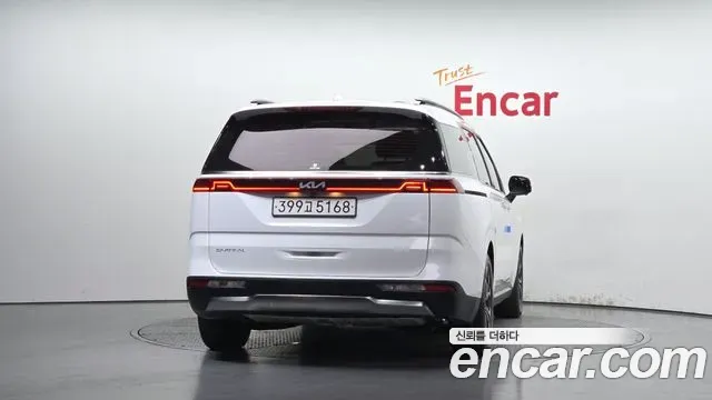 Kia Carnival Gasoline 7-Seater Signature 2023 — фото 4