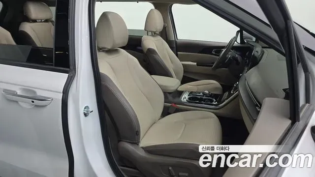 Kia Carnival Gasoline 7-Seater Signature 2023 — фото 26