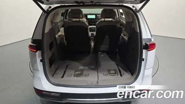Kia Carnival Gasoline 7-Seater Signature 2023 — фото 16