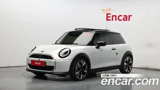 Mini Cooper Favoured 2026
