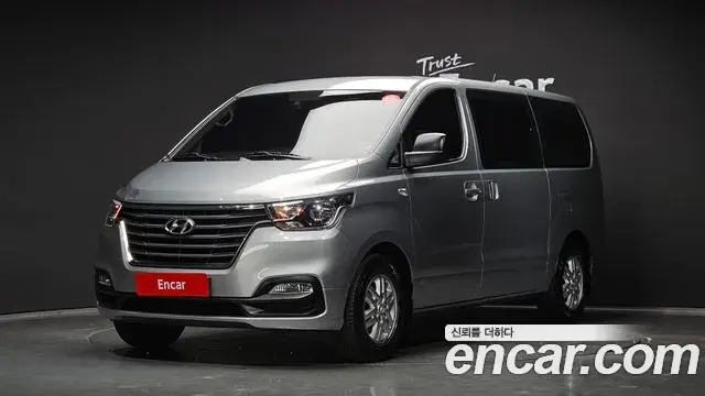 Hyundai Starex Van 5-Seater Smart 2019