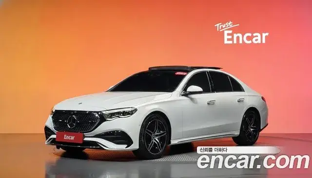 Mercedes-Benz E-Class E300 4MATIC AMG Line 2024