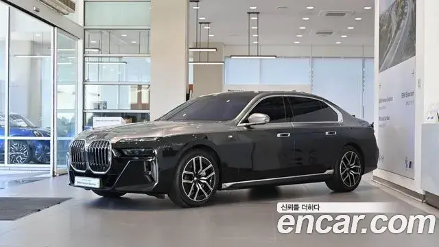 BMW 7-Series 740i xDrive M Sport 2025