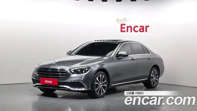 Mercedes-Benz E-Class E300e 4MATIC Exclusive 2021