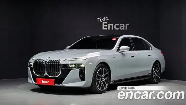 BMW 7-Series 740i xDrive M Sport 2025