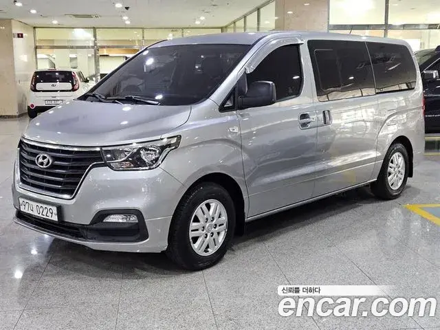 Hyundai Starex Van 5-Seater Modern 2019
