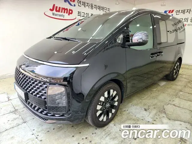 Hyundai Staria 4WD Lounge 7-Seater Inspiration 2025