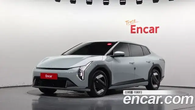 Kia EV4 Long Range 2WD Earth 2025
