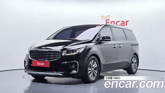 Kia Carnival 9-Seater Luxury 2020