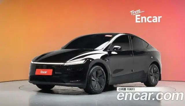 Tesla Model Y RWD 2025