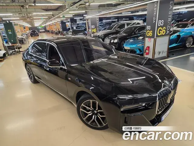 BMW 7-Series 740i xDrive M Sport 2025
