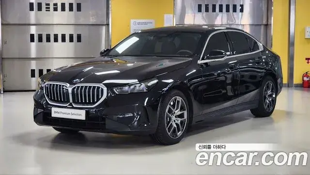 BMW 5-Series 523d 2025