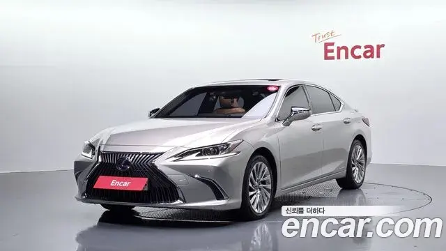 Lexus ES Luxury Plus 2019