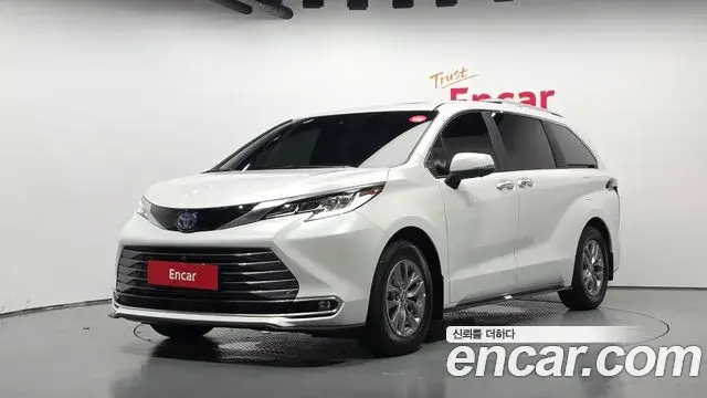 Toyota Sienna 2.5 Hybrid AWD 2025