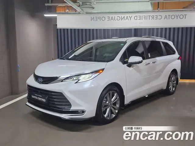 Toyota Sienna 2.5 Hybrid 2WD 2025