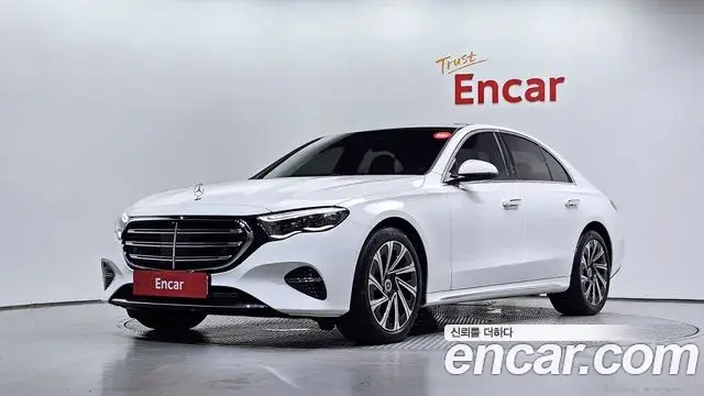Mercedes-Benz E-Class E300 4MATIC Exclusive 2025