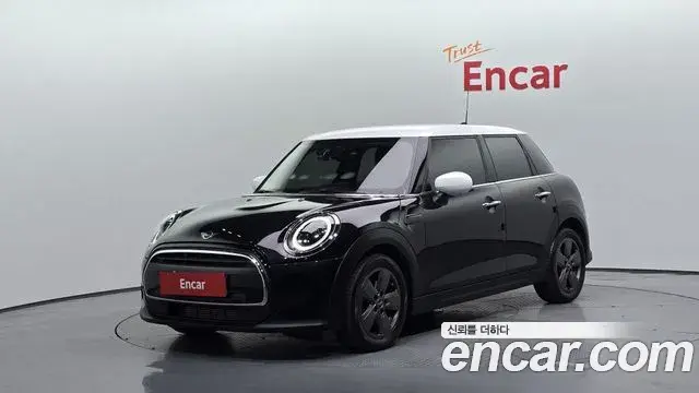 Mini Cooper 5Door Classic Third Generation 2023
