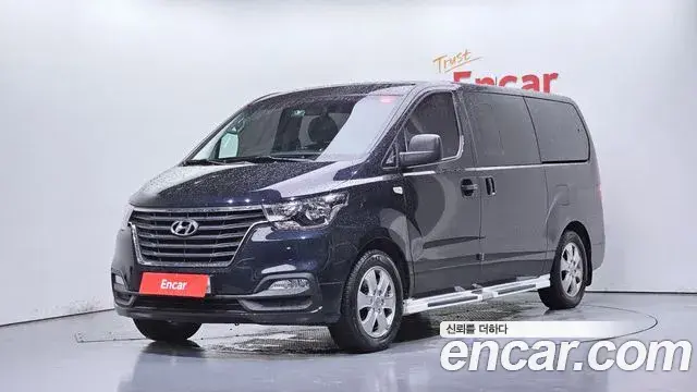 Hyundai Starex Urban 9-Seater Premium 2019