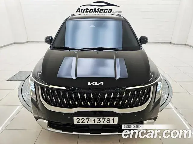 Kia Carnival Diesel 9-Seater Noblesse 2024