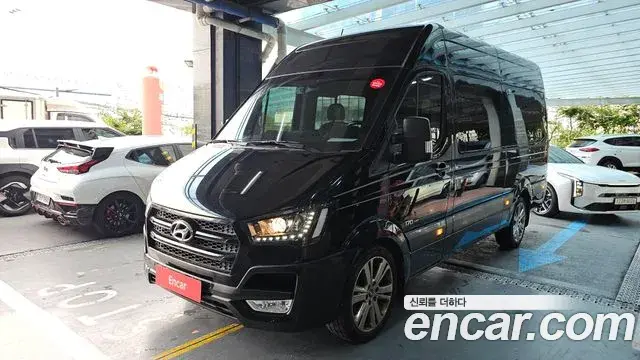 Hyundai Solati 15-seater Luxury 2021