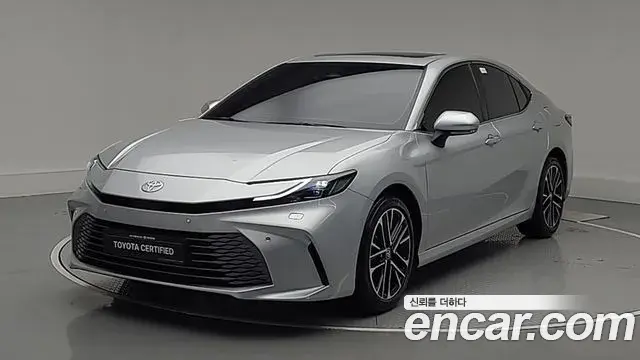 Toyota Camry 2.5 XLE Hybrid 2026