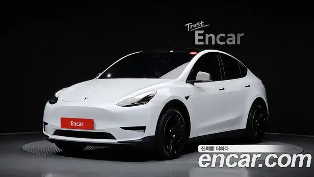Tesla Model Y RWD 2024