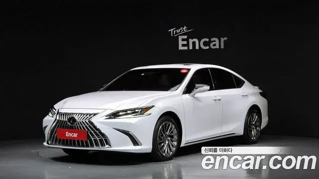 Lexus ES Executive 2026