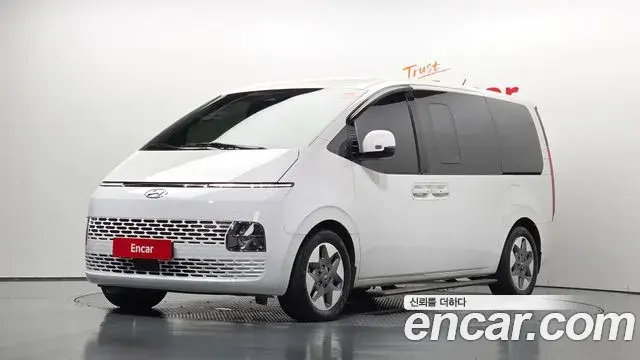 Hyundai Staria Tourer 11-Seater Modern 2023