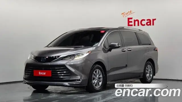 Toyota Sienna 2.5 Hybrid AWD 2023