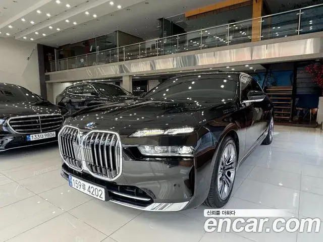 BMW 7-Series 740i sDrive Design Pure Excellence 2023