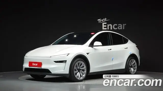 Tesla Model Y Long Range AWD 2025